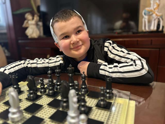 Andrija Knežević, dečak koji boluje od retke Mojamoja bolesti, foto: 4N Studio