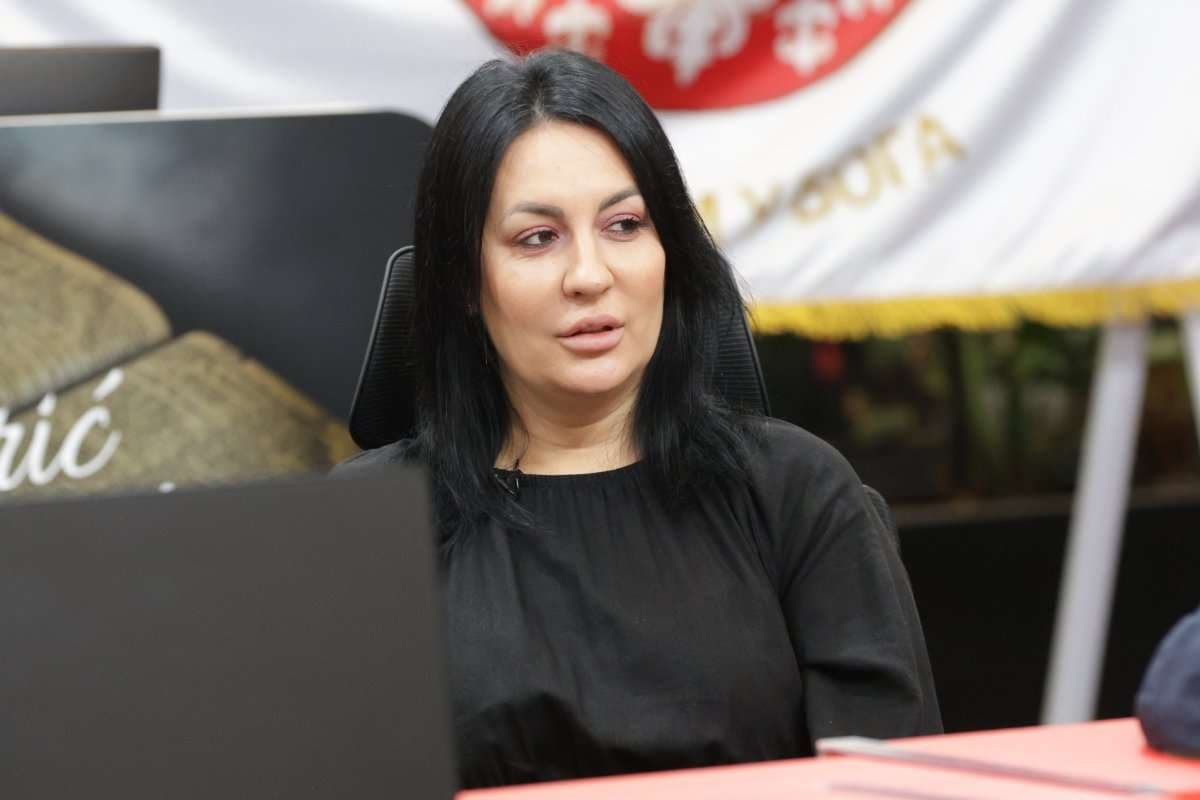 image-gallery-item
