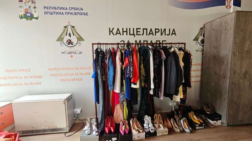 image-gallery-item