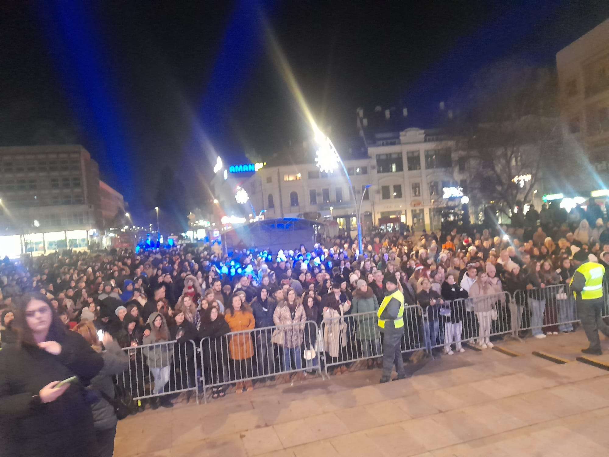 GLAS ZAPADNE SRBIJE - U zapadnoj Srbiji na trgovima Nova godina dočekana u Čačku Gornjem Milanovcu i Zlatiboru