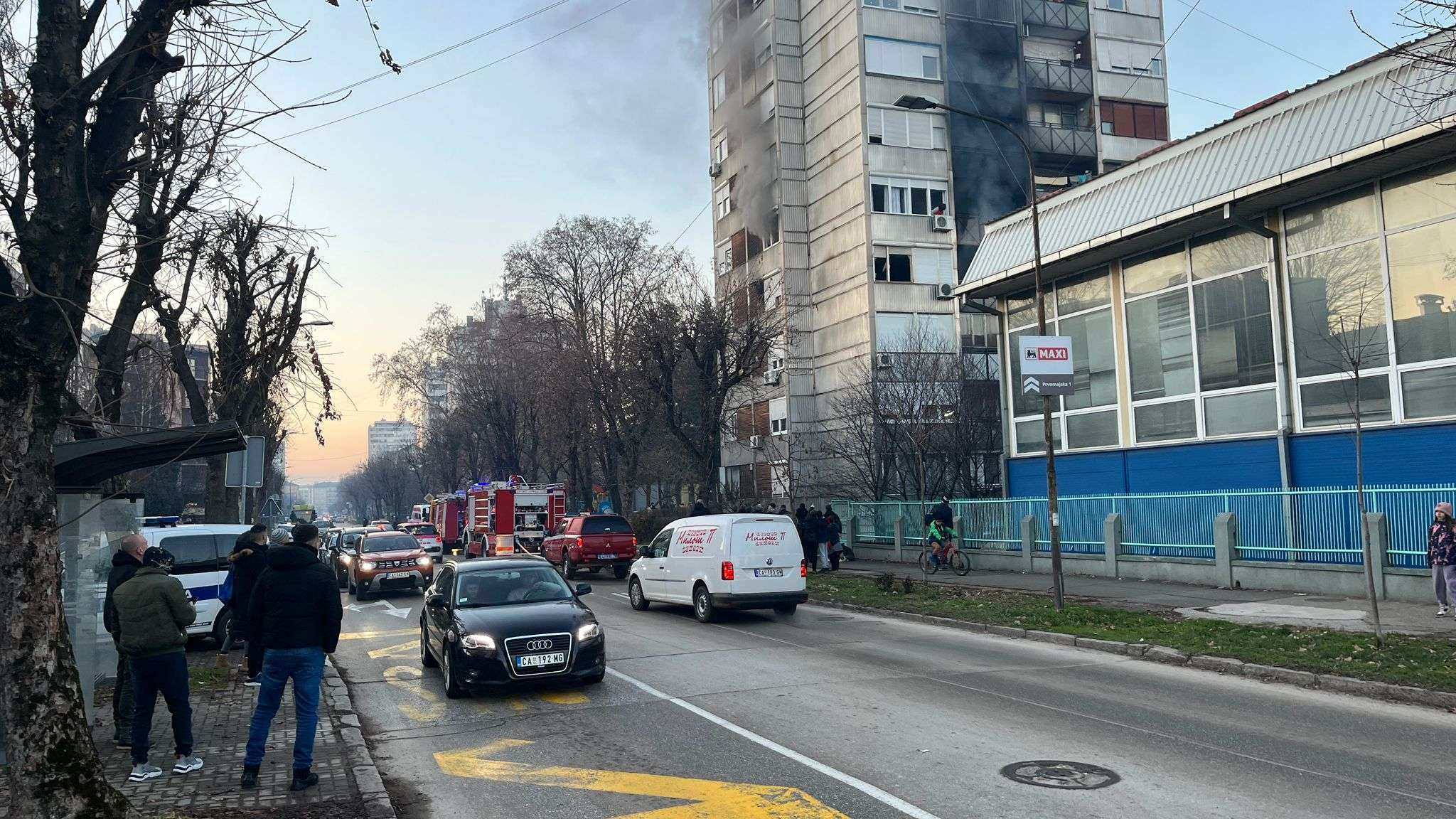 GLAS ZAPADNE SRBIJE - Požar u višespratnici u Nemanjinoj ulici jedno lice privedeno