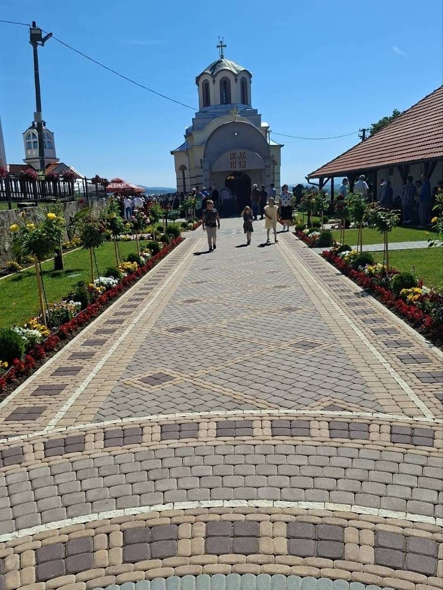 1748945655583