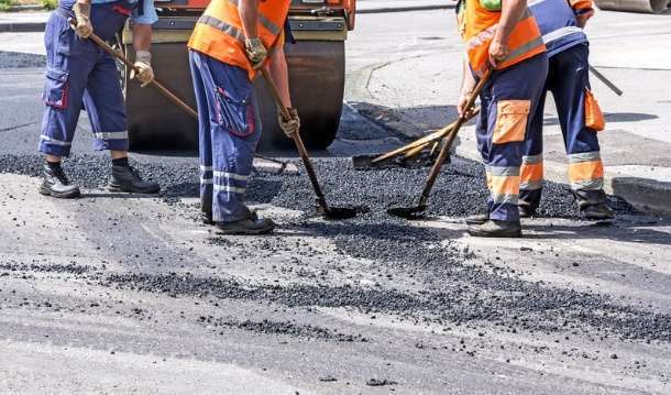 GLAS ZAPADNE SRBIJE - U Užicu uskoro kreće sa radom asfaltna baza prvo saniranje oštećenja nastalih tokom zime zatim rekonstrukcije ulica