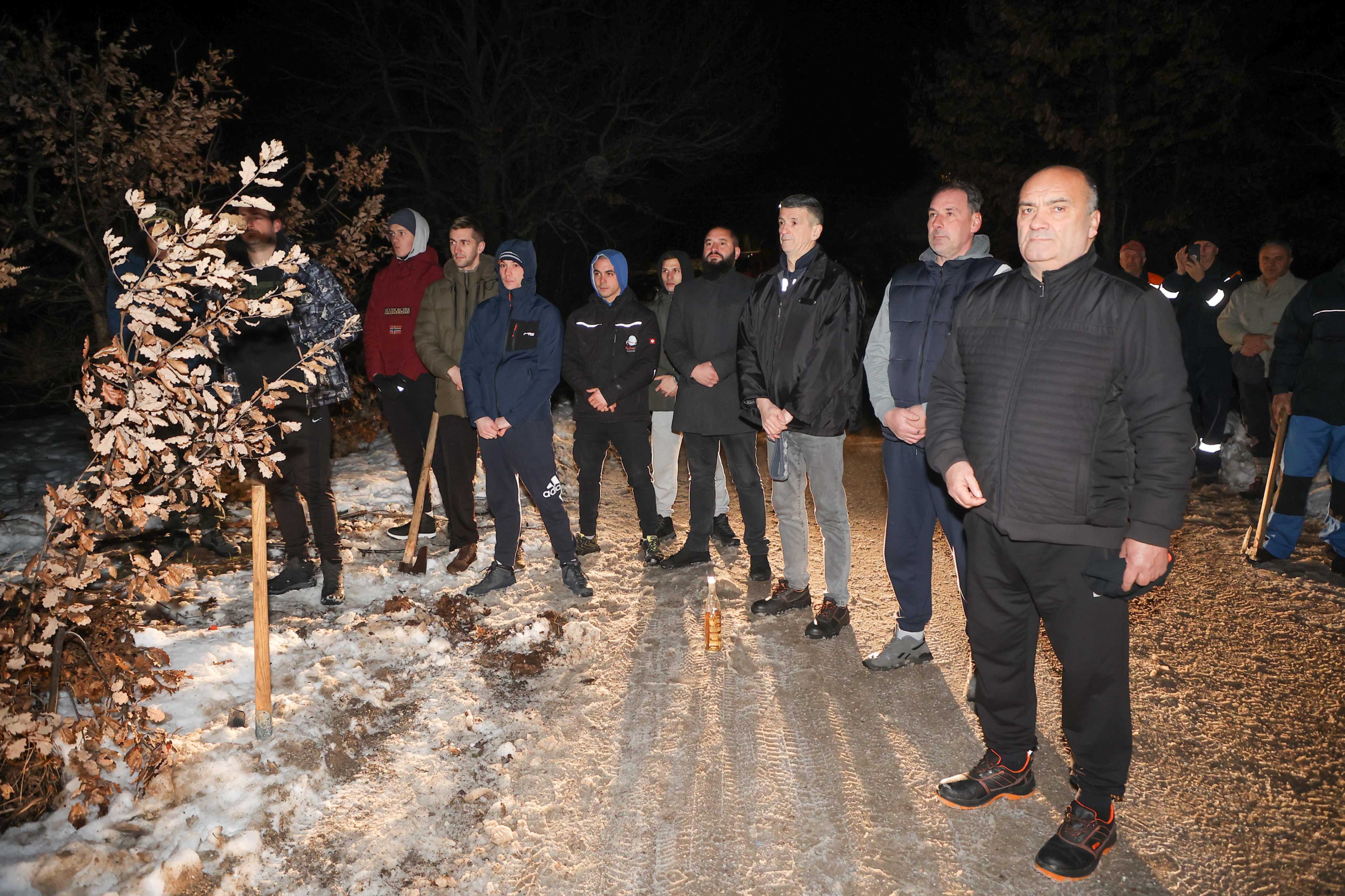 GLAS ZAPADNE SRBIJE - Tradicionalno seča badnjaka za zdravlje i sreću svih građana Užica