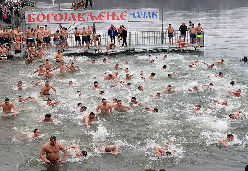 GLAS ZAPADNE SRBIJE - Pokažite da ste hrabri odani veri i tradiciji Počele prijave za plivanje na Bogojavljenje u Čačku