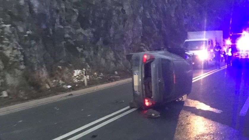 GLAS ZAPADNE SRBIJE - Saobraćajna nezgoda na putu Užice Zlatibor prevrnuto vozilo jedno lice povređeno