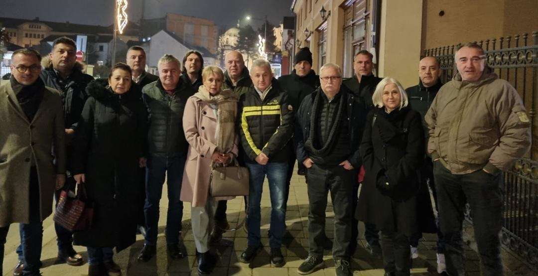 GLAS ZAPADNE SRBIJE - Sinoć se sastala čačanska opozicija pozvali na protest na Bogojavljenje