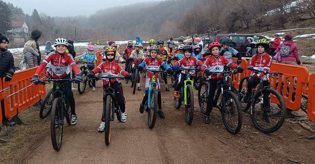 GLAS ZAPADNE SRBIJE - Pet medalja za podmladak biciklističkog kluba Borac na prvenstvu Srbije u ciklo krosu