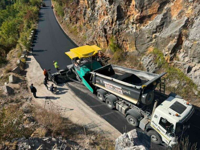 1790075579321