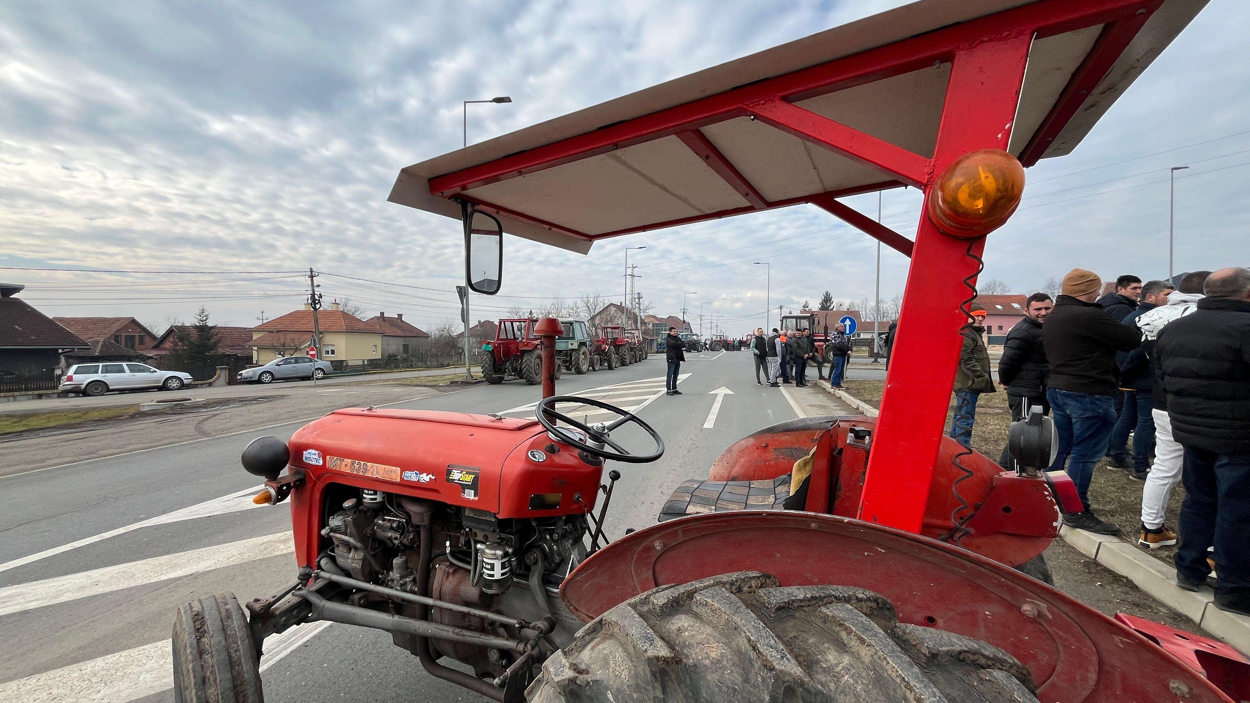 GLAS ZAPADNE SRBIJE - Poljoprivrednici na dva sata blokirali Ibarsku magistralu u Mrčajevcima