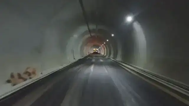 1758783440105