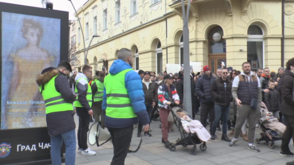 GLAS ZAPADNE SRBIJE - Veliki skup opozicije u Čačku kolona krenula od fakulteta političari se pridružili kod Gimnazije VIDEO