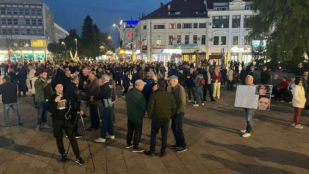 GLAS ZAPADNE SRBIJE - Medijska udruženja pozivaju demonstrante da ne ugrožavaju rad medija na protestima